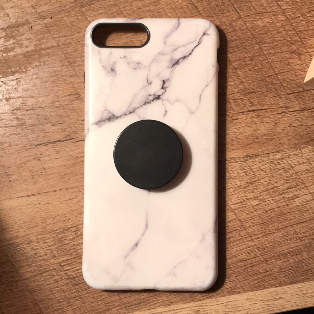 Marble phone case and black pop socket